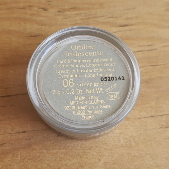 Clarins Ombre Iridescent Eyeshadows Silver Green - Picture 4 of 5